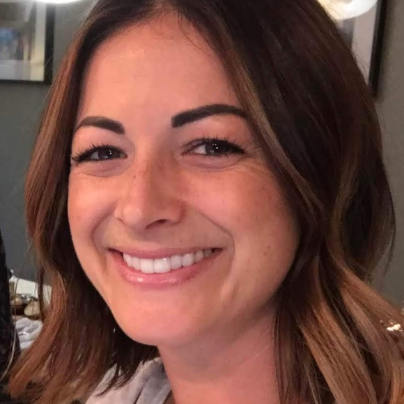 Meet your Posher, Kristen - Picture 1 of 1